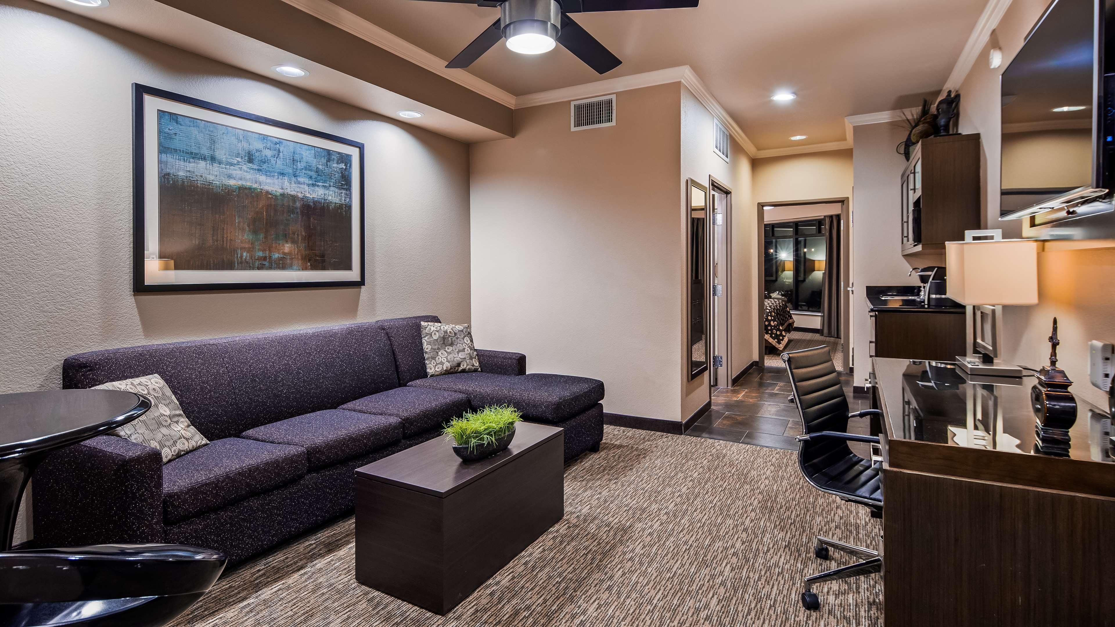 Best Western Premier Crown Chase Inn & Suites Denton Eksteriør bilde