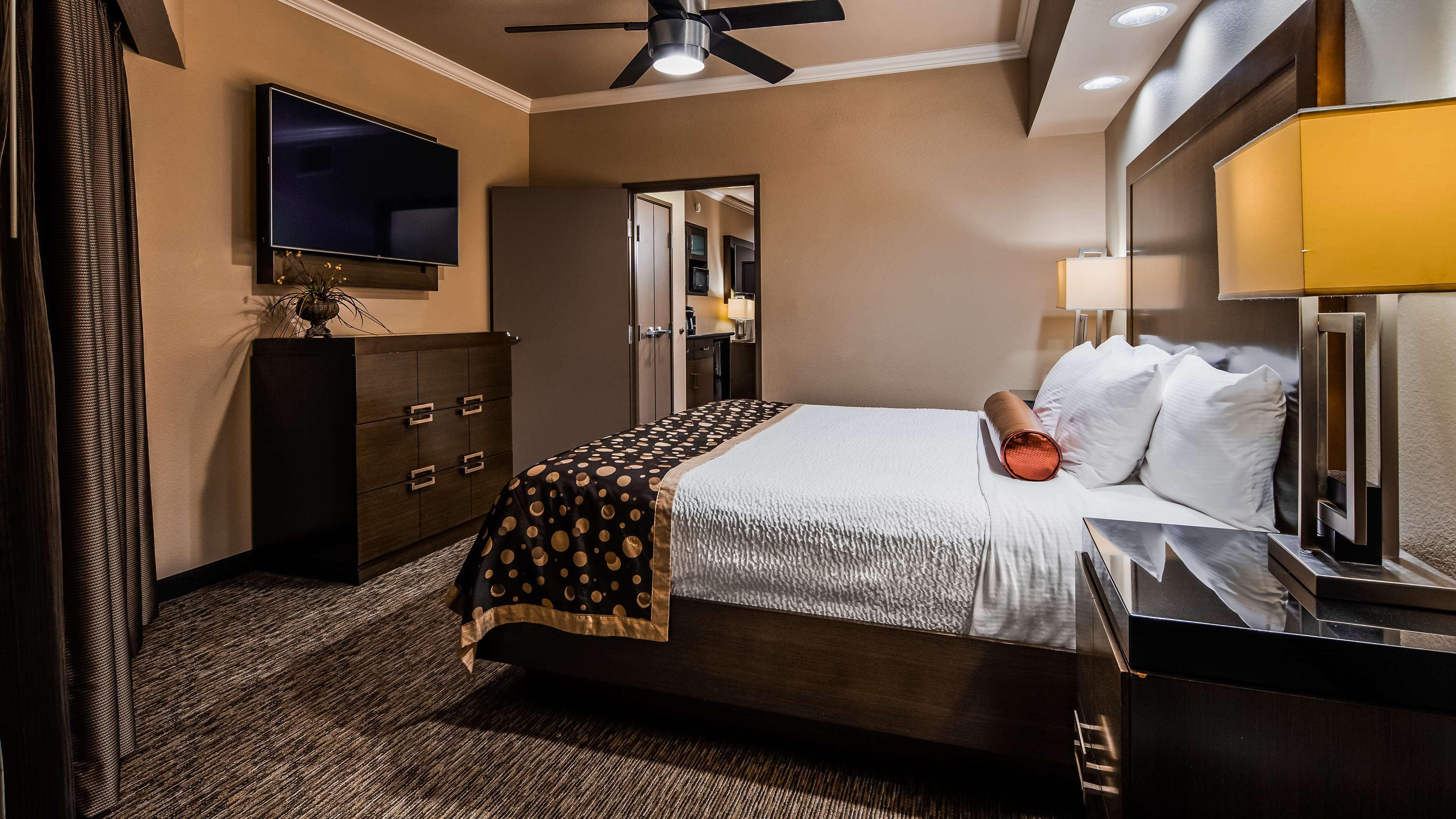 Best Western Premier Crown Chase Inn & Suites Denton Eksteriør bilde