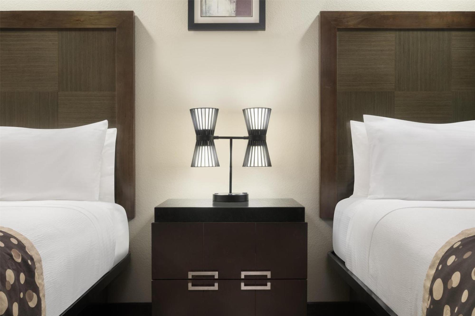 Best Western Premier Crown Chase Inn & Suites Denton Eksteriør bilde