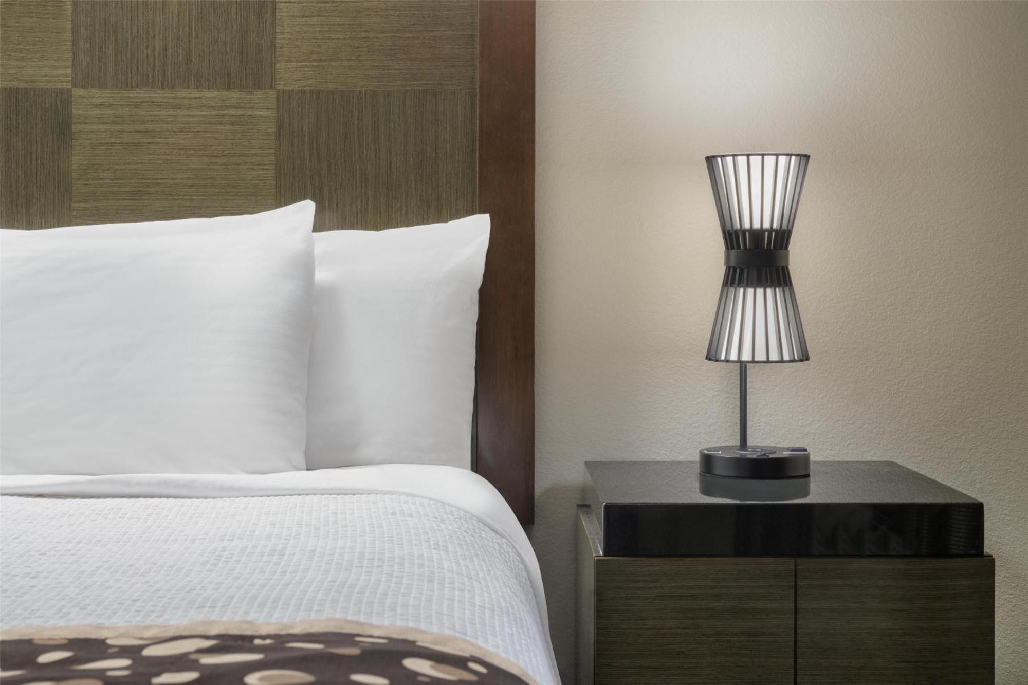 Best Western Premier Crown Chase Inn & Suites Denton Eksteriør bilde