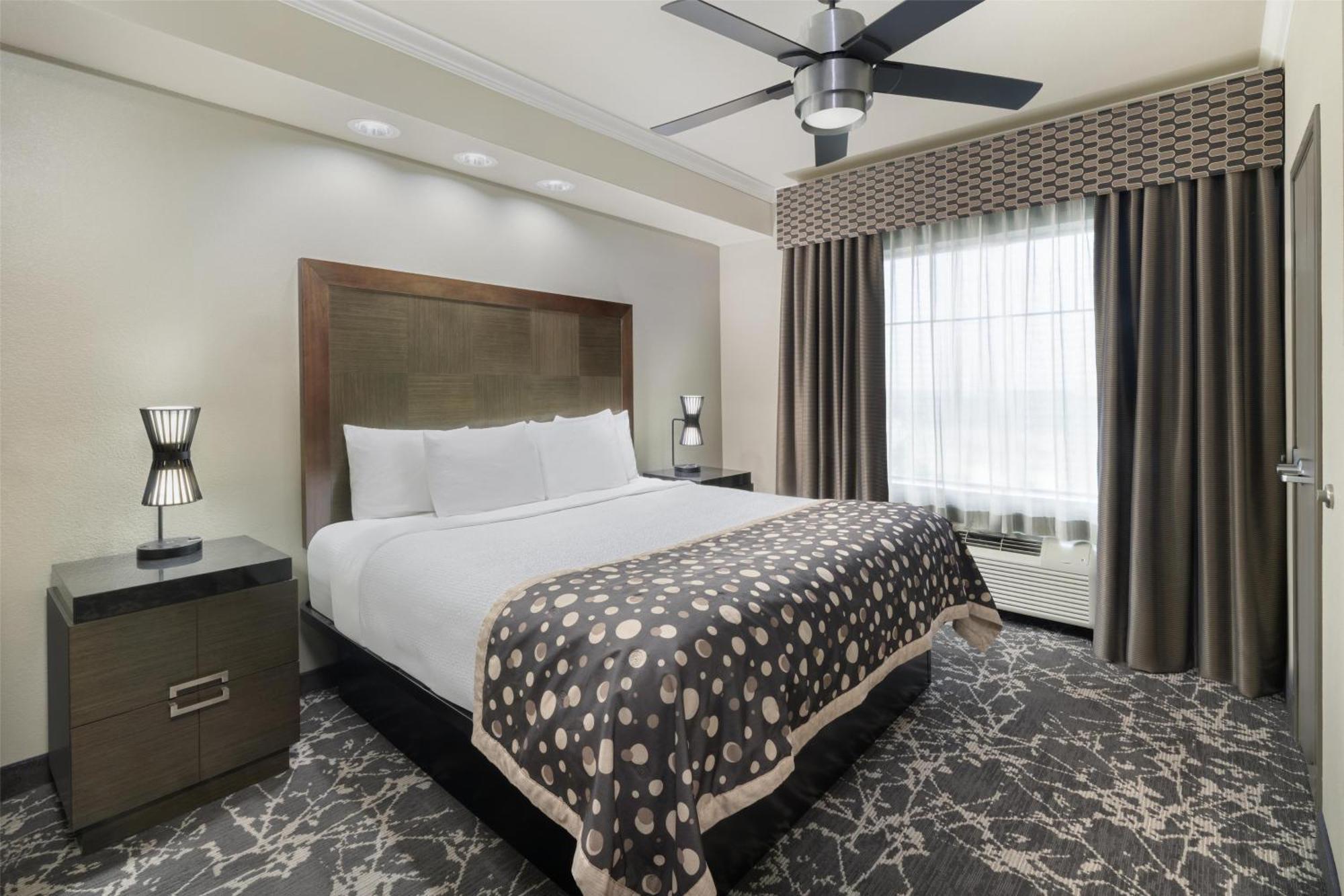 Best Western Premier Crown Chase Inn & Suites Denton Eksteriør bilde