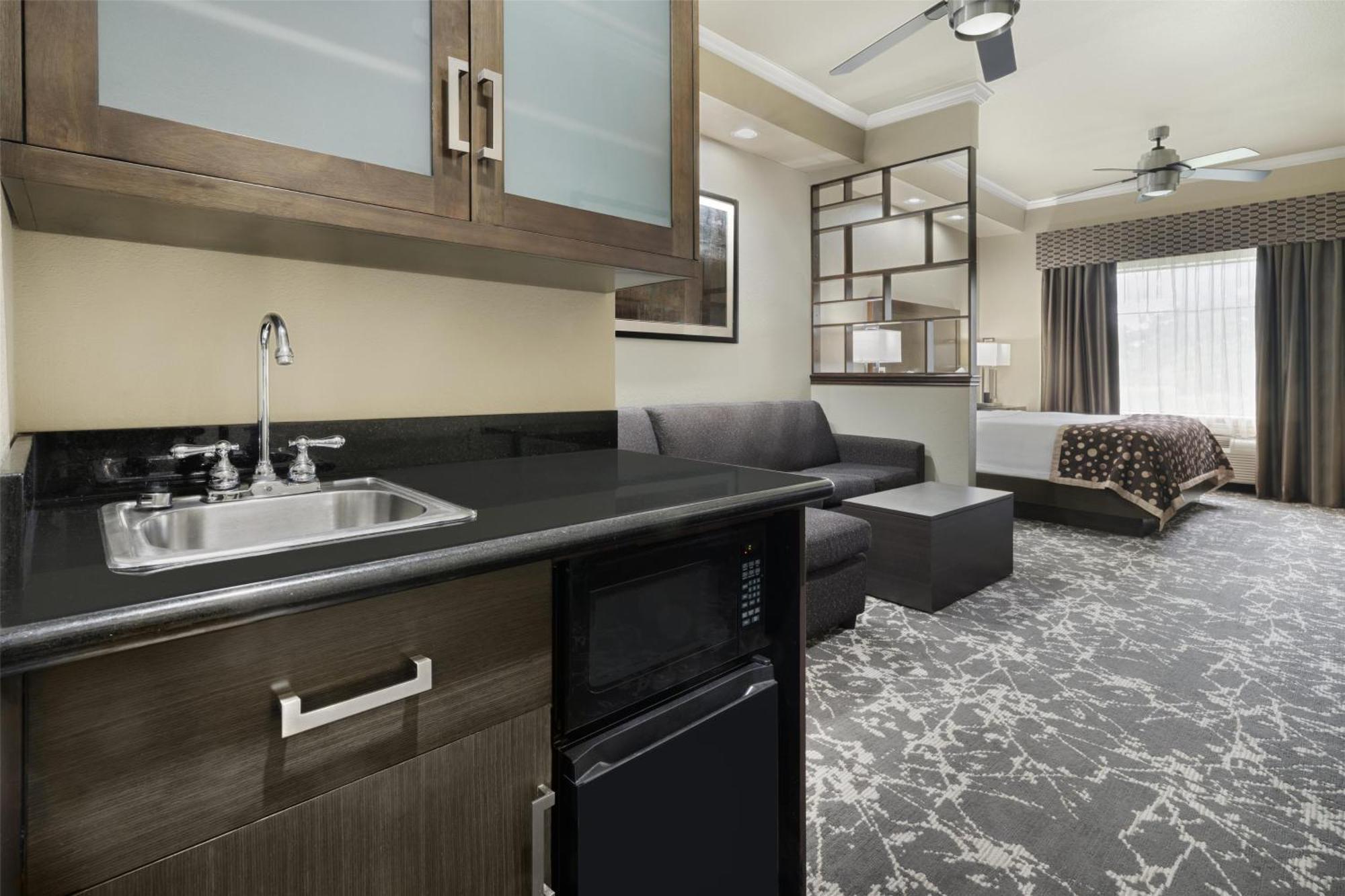 Best Western Premier Crown Chase Inn & Suites Denton Eksteriør bilde